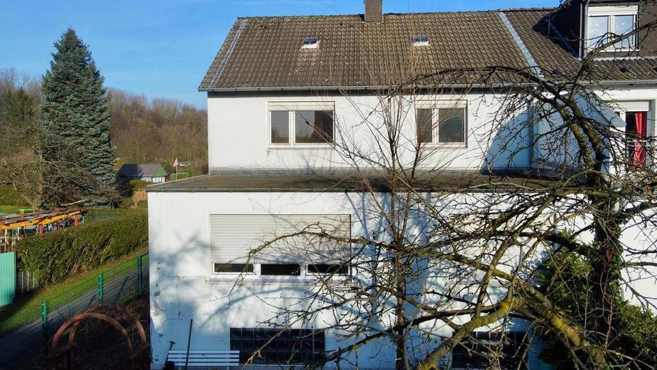 2 Familien Haus für Sanierer auf großem Gartengrundstück – Bild 2