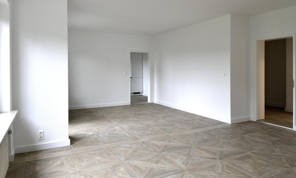 Großzügige, helle 3-Zimmer Erdgeschosswohnung mit Rundumblick ins Grüne – Bild 11