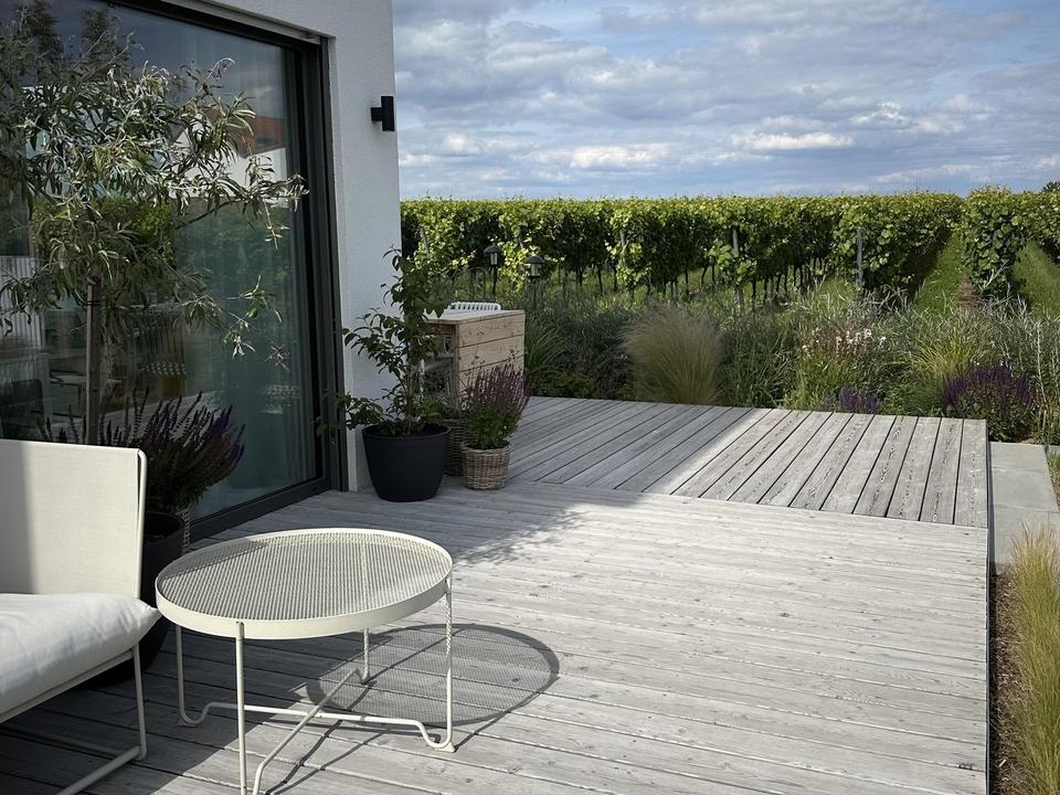 Besonderes Einfamilienhaus mit Blick auf die Weinreben – Bild 13