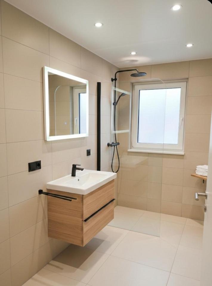 Top-Citylage: Frisch sanierte 2-Zi.-EG-Wohnung mit Balkon – Bild 2