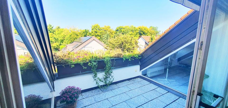 Kapitalanlage: Hochwertige 3,5-Zimmer-DG-Galeriewohnung mit 2 Balkonen, 2 Bädern, TG – Bild 5