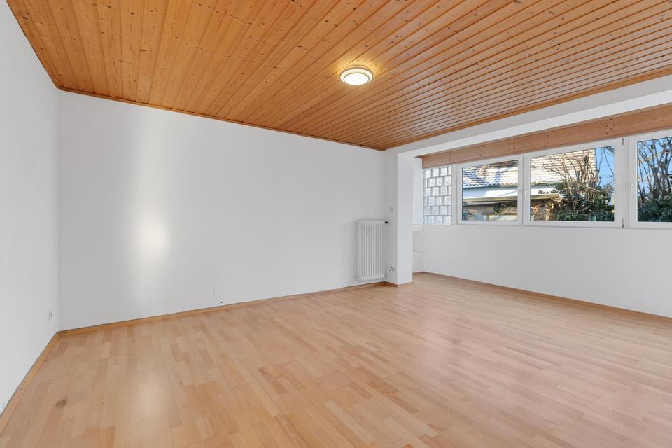 Sofort frei! Freistehendes Zweifamilienhaus mit 2 Garagen! – Bild 6