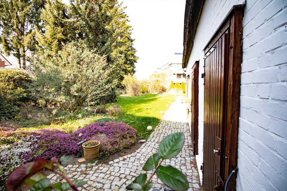 Wundervolle kleine Villa mit traumhaften Garten - komplett saniert! – Bild 11