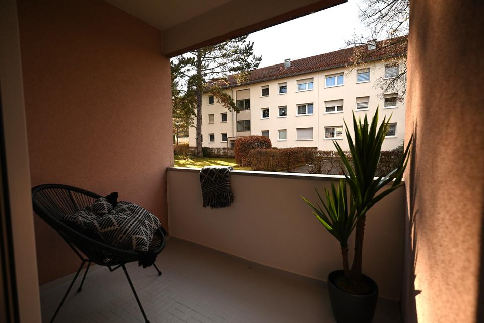 Sehr schöne, modernisierte 3-ZW mit Loggia und Stellplatz nähe Fürther Klinikum – Bild 5