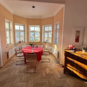 Stilvolle Etagenwohnung mit Panorama-Seeblick in ruhiger Lage in Ammerland