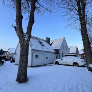 Attraktives Zweifamilienhaus in zentraler Lage