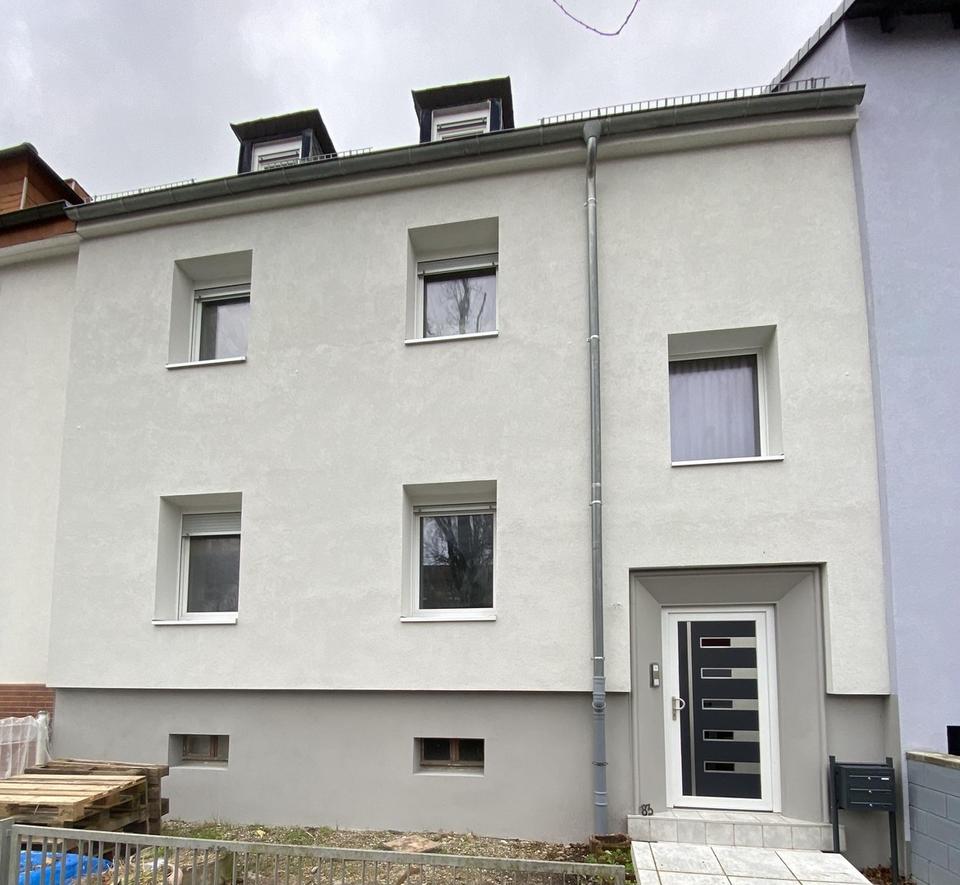 3-Zimmer-Wohnung im kernsanierten 3 Familienhaus