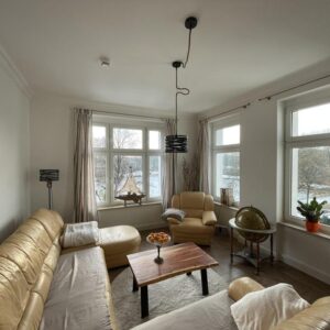 Möblierte 3 Raum Altbauwohnung mit Seeblick/Furnished Apartment with Lake View in Berlin-Pankow