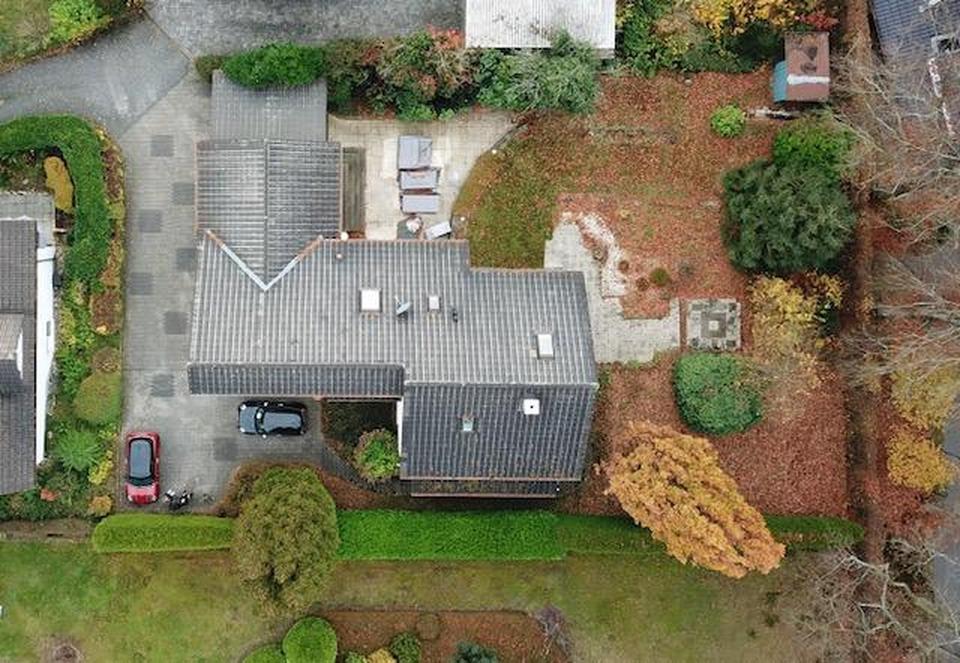 Großzügiges Architektenhaus mit Einliegerwohnung Wiehl Zentrumslage – Bild 2