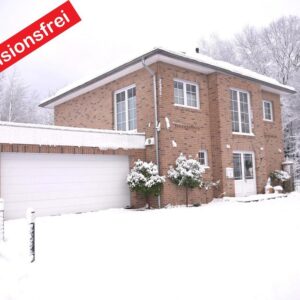 Provisionsfrei - Moderne Stadtvilla mit Smarthome und riesigem, naturnahem Garten in Top-Lage