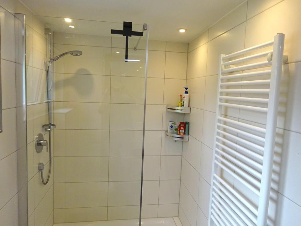 Alleinstehendes Einfamilienhaus für die große Familie/ Ideales Mehrgenerationenhaus – Bild 8