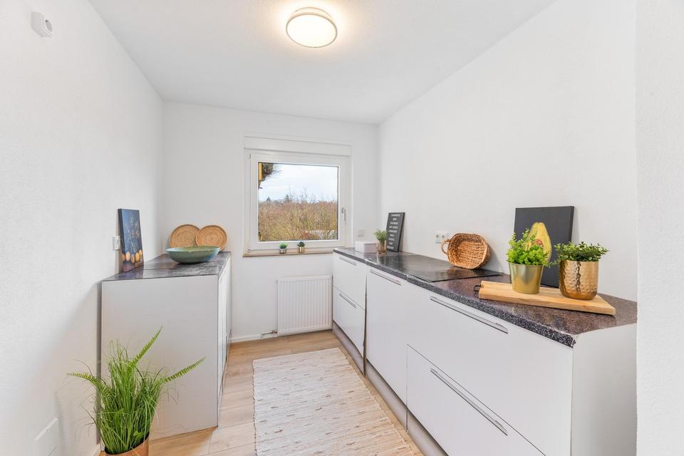 Bezugsfreie 3-Zimmer-Wohnung mit Balkon, Aufzug & Stellplatz – ruhiger Blick ins Grüne – Bild 23