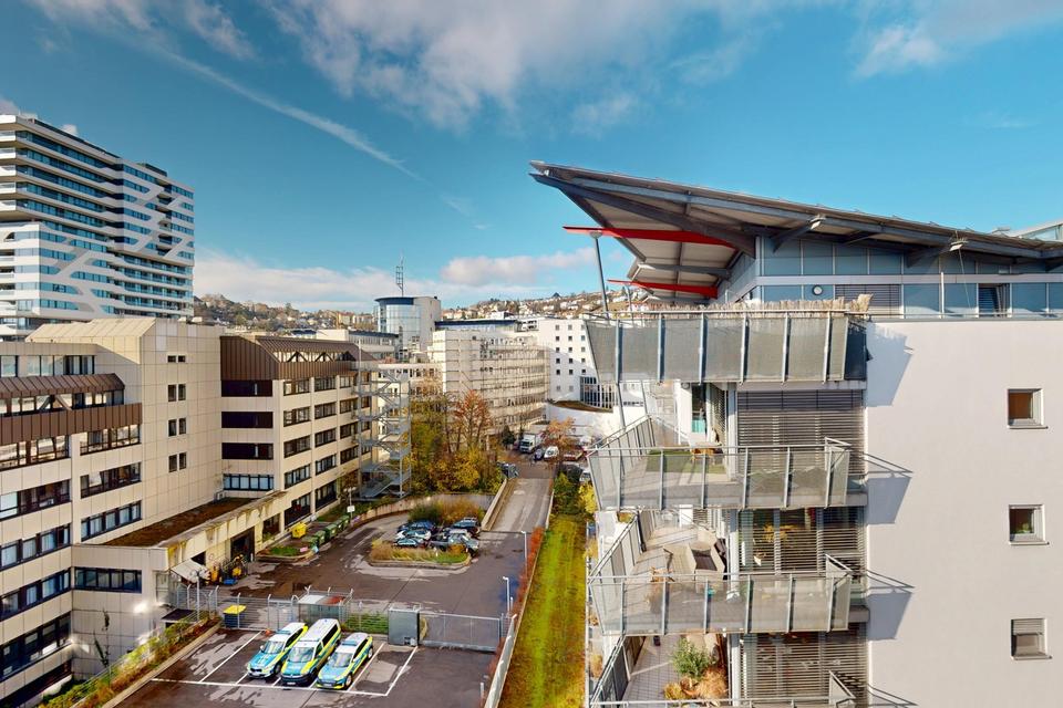 5.OG mit Fahrstuhl und unglaublichem Blick über die Stadt (provisionsfrei) – Bild 3