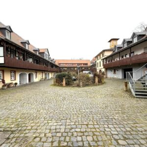 Provisionsfrei- Stilvolle Maisonettewohnung im historischen Fronhof