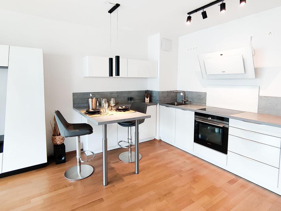 1-Zimmer Wohnung vollmöbiliert wie neu - große Südloggia – Bild 2