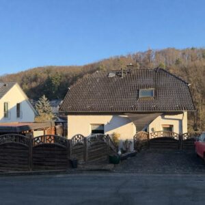 Familienfreundliches Einfamilienhaus mit separater Einliegerwohnung