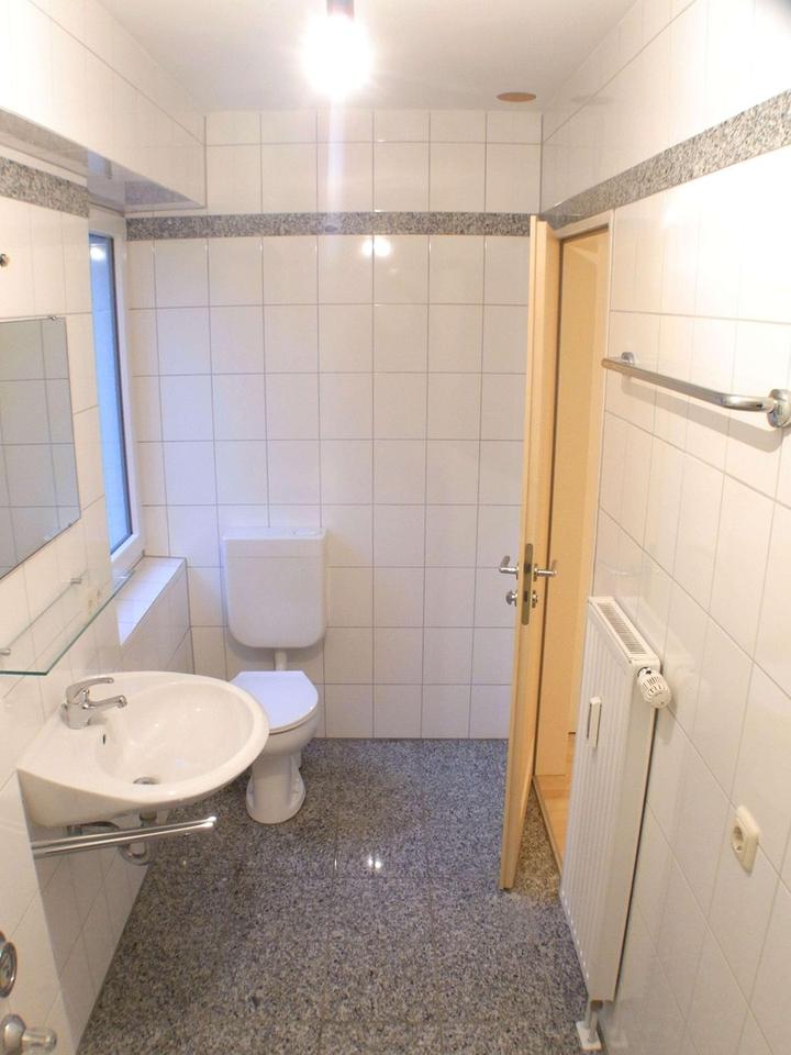 *** Attraktive 2 Zi Whg im EG - EBK - Ideal für Geschäftsleute / Singles ! *** – Bild 8