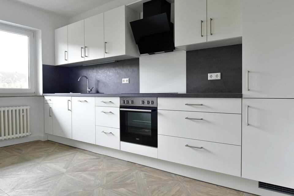 Großzügige, helle 3-Zimmer Erdgeschosswohnung mit Rundumblick ins Grüne – Bild 7