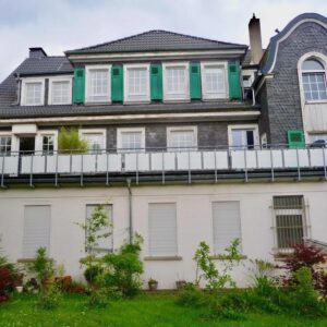 Ruhig und großzügig: Maisonette Wohnung mit Gartenanteil und Stellplatz in Cronenberg