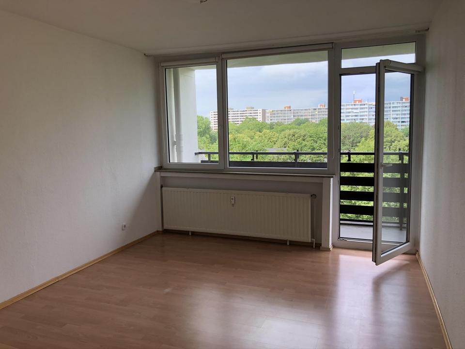 Attraktive, helle 2-Zimmer-Wohnung mit sonnigem West-Balkon und Fernblick – Bild 5