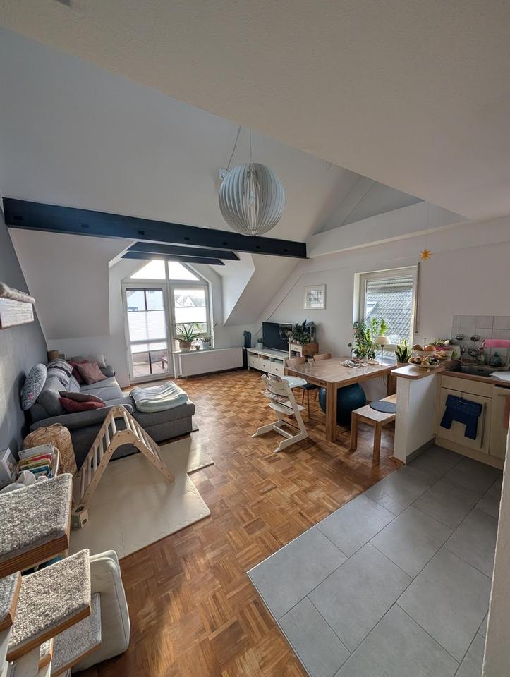 Attraktive 3,5 Zimmer Galeriewohnung mit Südbalkon & 2 Stellplätzen – Bild 3