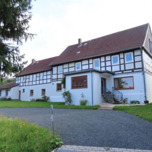 Saniertes Fachwerkhaus mit Außenpool