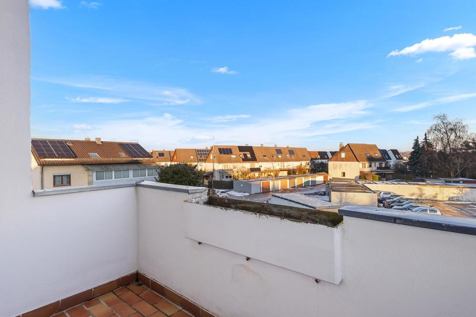 Sofort einziehen! Helle, lichtdurchflutete 3-4 Zimmer Wohnung in top Lage in Neutraubling – Bild 3