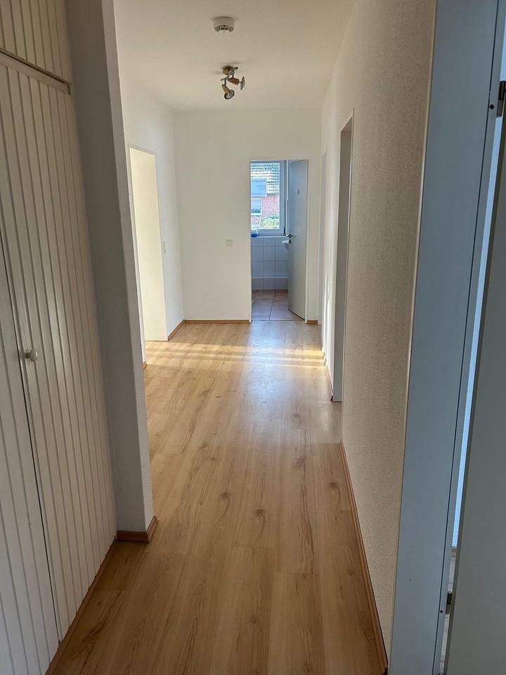 Sonnige 3-Zimmerwohnung in ruhiger Lage mit Balkon und Stellplatz – Bild 11