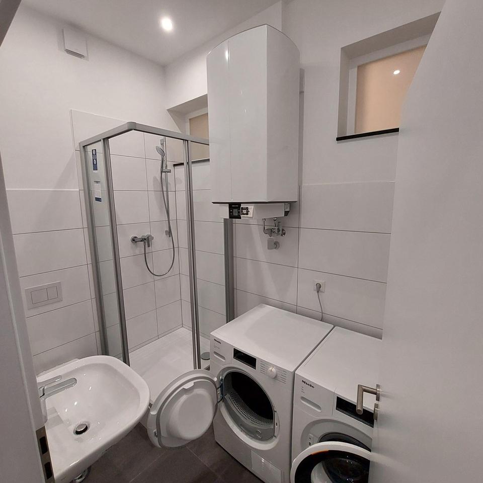 5 WG-Zimmer 16 bis 22 Qm, Küche, Essecke, 2 Duschbäder/WC, 2 WC Darmstadt-Stadtmitte – Bild 4