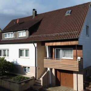 Sehr gepflegtes Ein-/ Zweifamilienhaus in Lomersheim, Garten, Balkon, Garage,