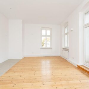 Sofort Bezugsfrei - 3-Zimmer-Albauwohnung mit Balkon - Provisionsfrei und frisch saniert