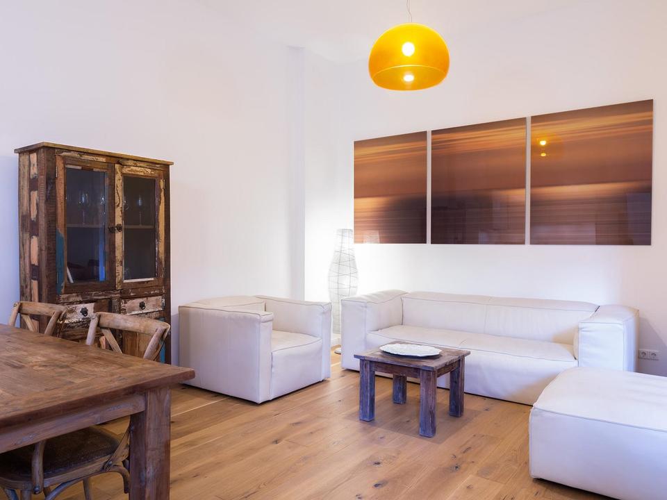 All-inclusive! Hochwertig möblierte Wohnung mit Einbauküche und Balkon