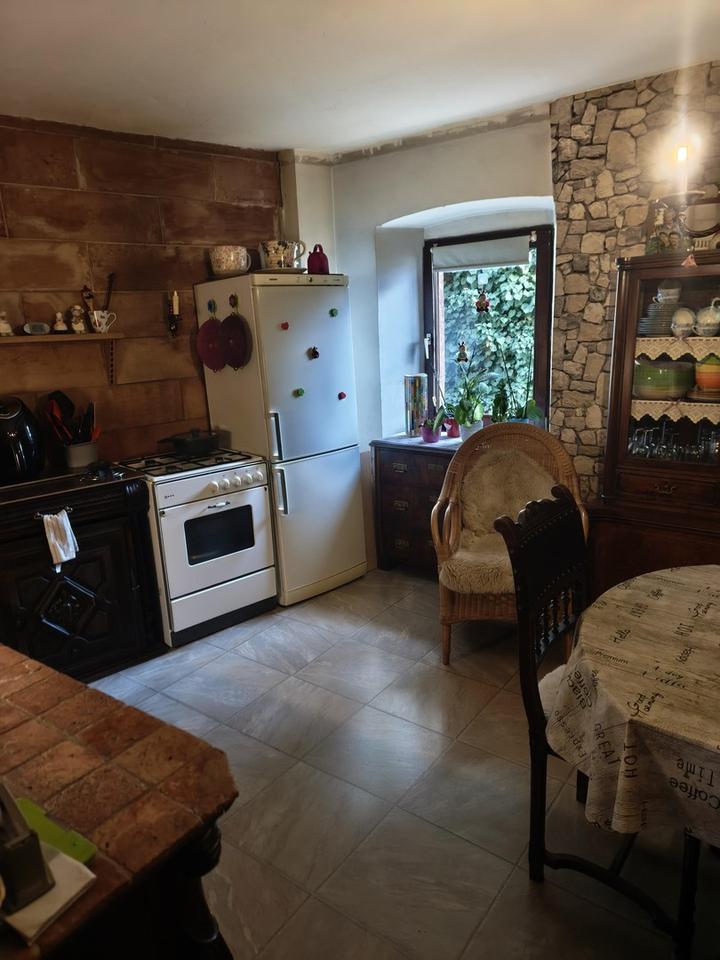 Wohnhaus mit 3 WG. und Dachterrasse für 800€ pro/ qm Ein Schnäpchen!!! – Bild 9