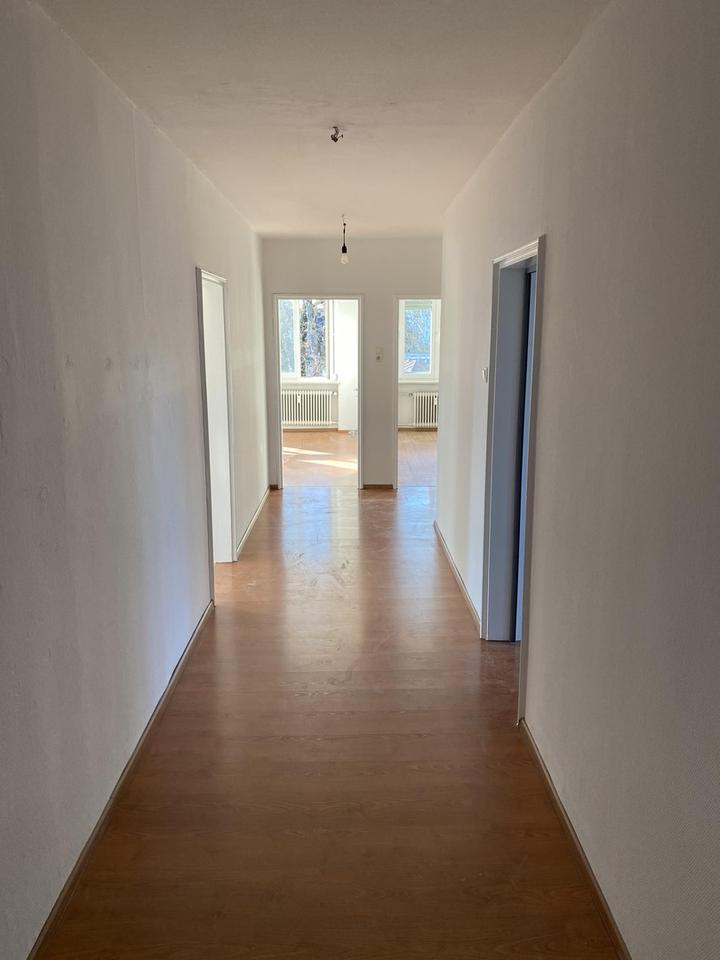 100 qm Wohnung mit Renovierungsbedarf in bester Lage – Bild 4