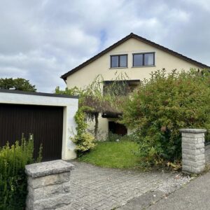 Charmante DHH in Hanglage - helle, großzügige Räume & Einliegerwohnung