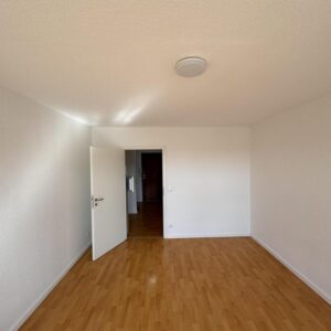 Schöne 1 Zimmer Wohnung mit Balkon! Direkt am BHF! Direkt am Daimler!