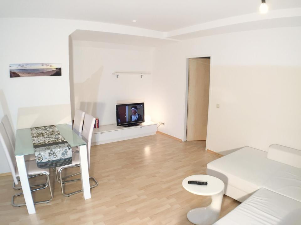 *** Attraktive 2 Zi Whg im EG - EBK - Ideal für Geschäftsleute / Singles ! *** – Bild 2