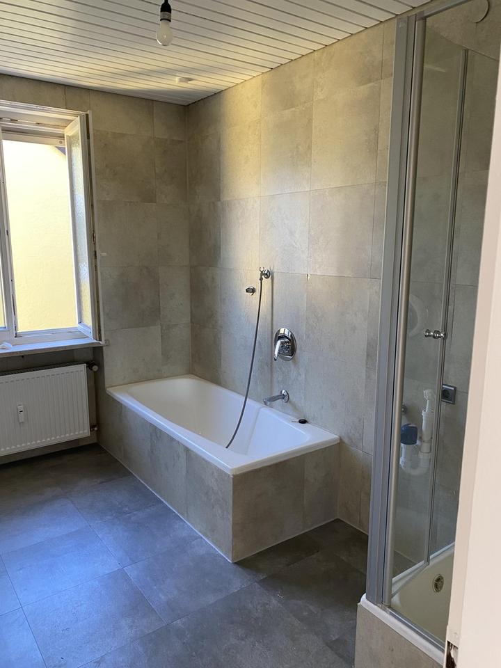 100 qm Wohnung mit Renovierungsbedarf in bester Lage – Bild 5