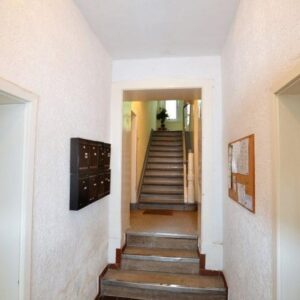 Zentral gelegene 3,5 Zi DG Wohnung