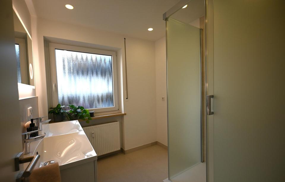 Sehr schöne, modernisierte 3-ZW mit Loggia und Stellplatz nähe Fürther Klinikum – Bild 7