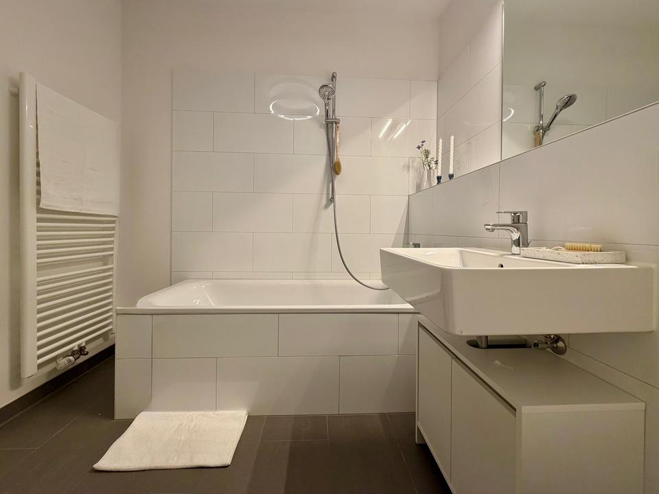 All-Inclusive-Miete: Vollmöbliertes WG-Zimmer mit exklusivem Balkon & Aufzug in Neubau-Siedlung! – Bild 36