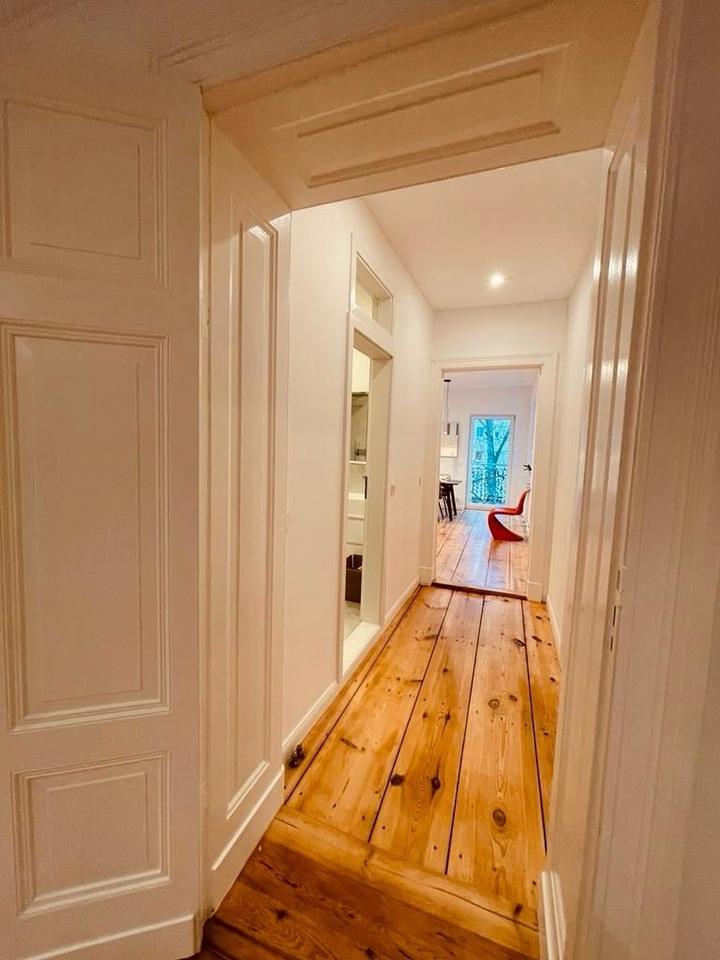 Top Sanierte 77qm Altbauwohnung in Berlin Mitte mit sonnigen Balkon – Bild 3
