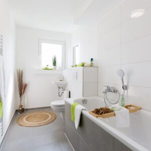 Top-sanierte Wohnung - einziehen und wohlfühlen - verkehrsberuhigte Lage - Tageslichtbad