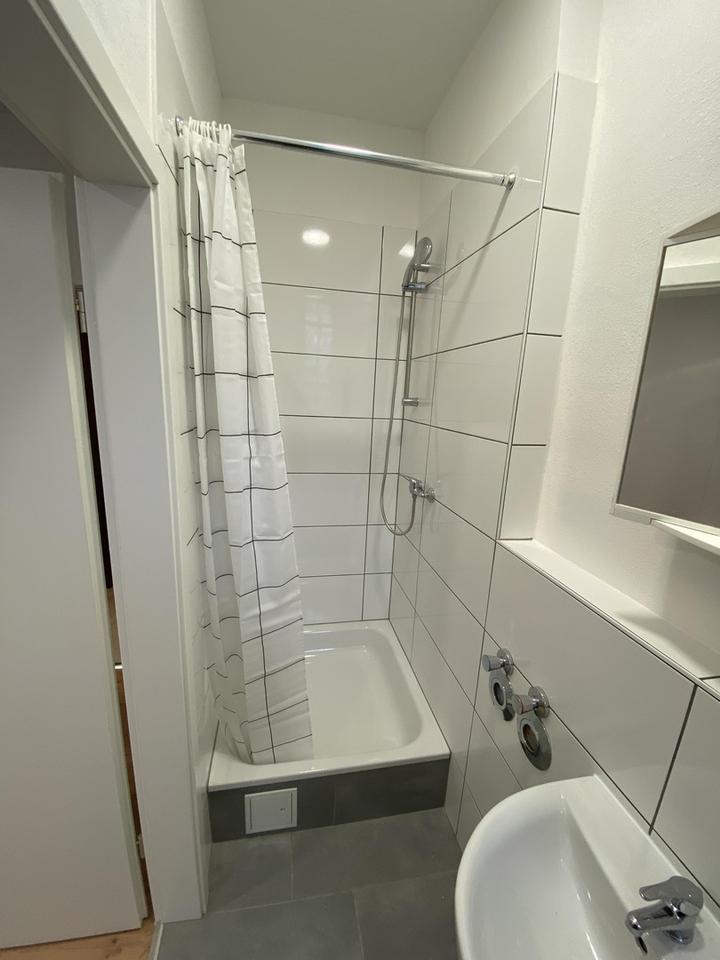 1,5-Zimmer-Apartment renoviert und neu möbliert, super zentral! – Bild 6