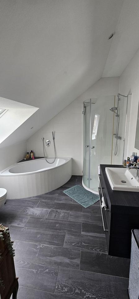 Attraktive 4-Zimmer-Maisonette-Wohnung mit gehobener Innenausstattung in Frankfurt am Main – Bild 2