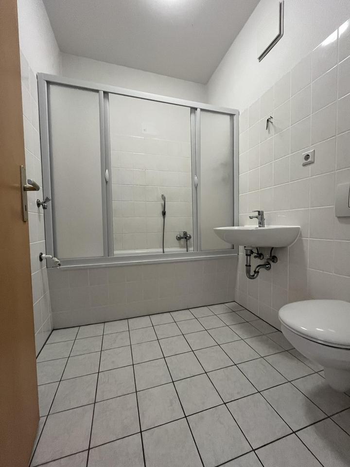 5-Raumwohnung im 2. OG in ruhiger Lage – Bild 7