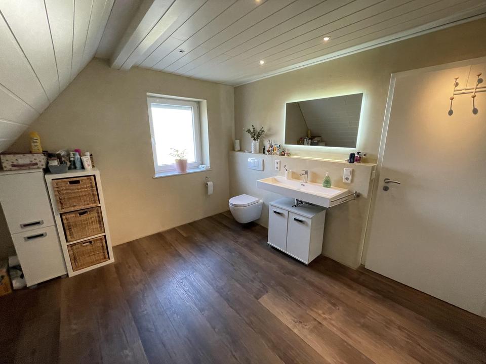 Kernsaniertes Einfamilienhaus in bester Lage – Bild 16