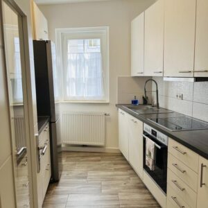 Charmantes Wohnen: 3,5-Zimmer Wohnung mit angeschlossenen Arbeitsräumen