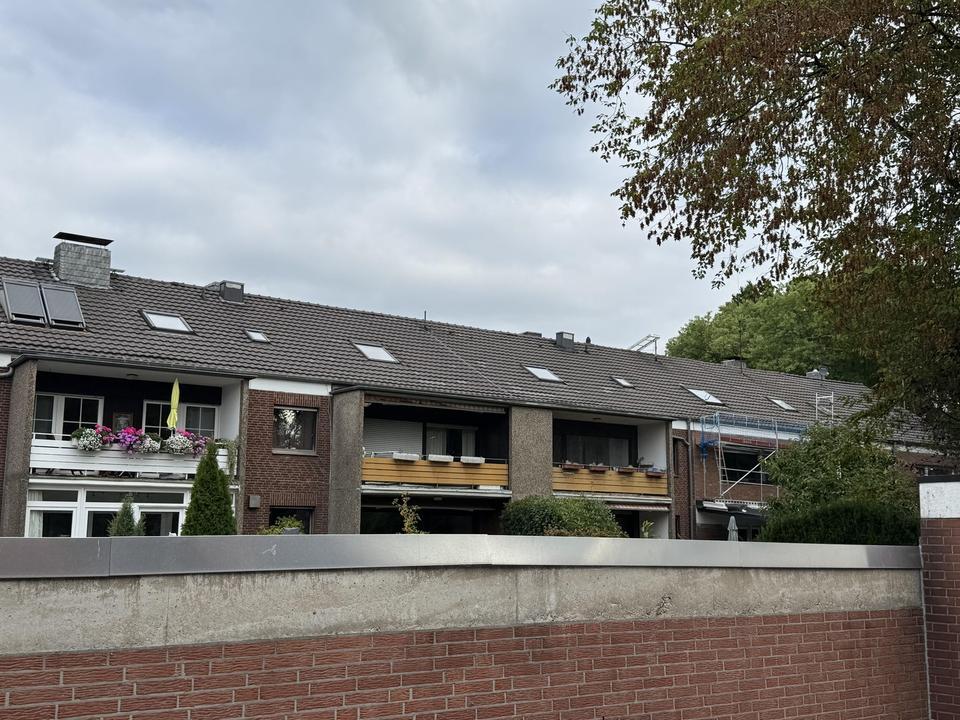 Schöne 2-Zimmer Wohnung mit Balkon in Neuss (Stadionviertel) – Bild 3