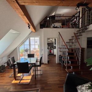 DG Galerie-Wohnung 2,5 Zi. mit sonniger Dachterrasse - Wohntraum für Singles und Paare